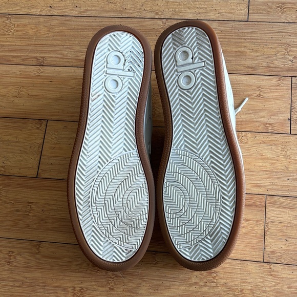 ALO Yoga Classic White Men's Sneakers - Picture 2 of 4